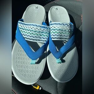 Bzees Cabana sandals size women 9.5